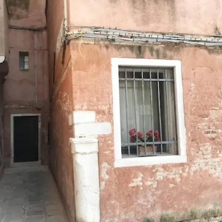 Appartamento Tipico Con Corte Privata Venedig Exterior foto