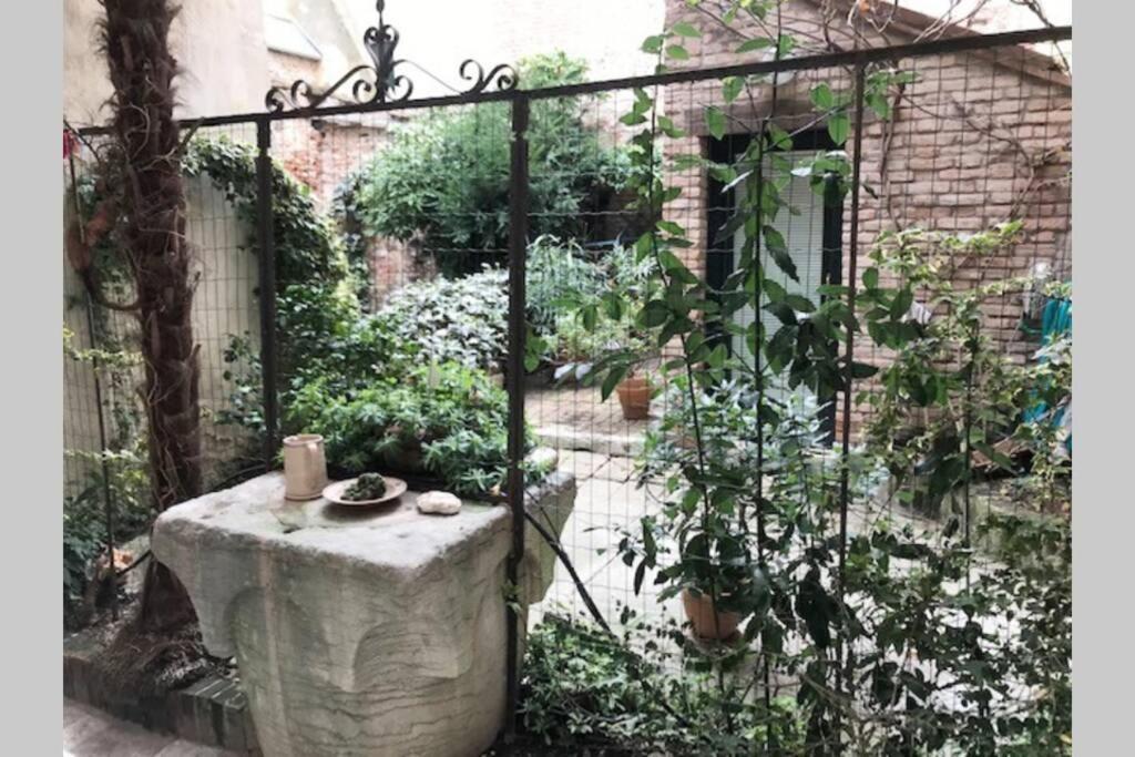 Tipico Con Corte Privata Apartment Venedig